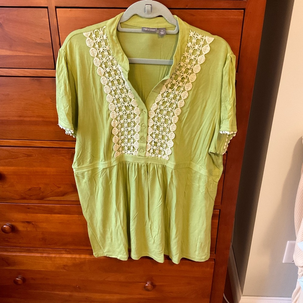 Apt. 9 Chartreuse Green Blouse with Cream Crochet Detail